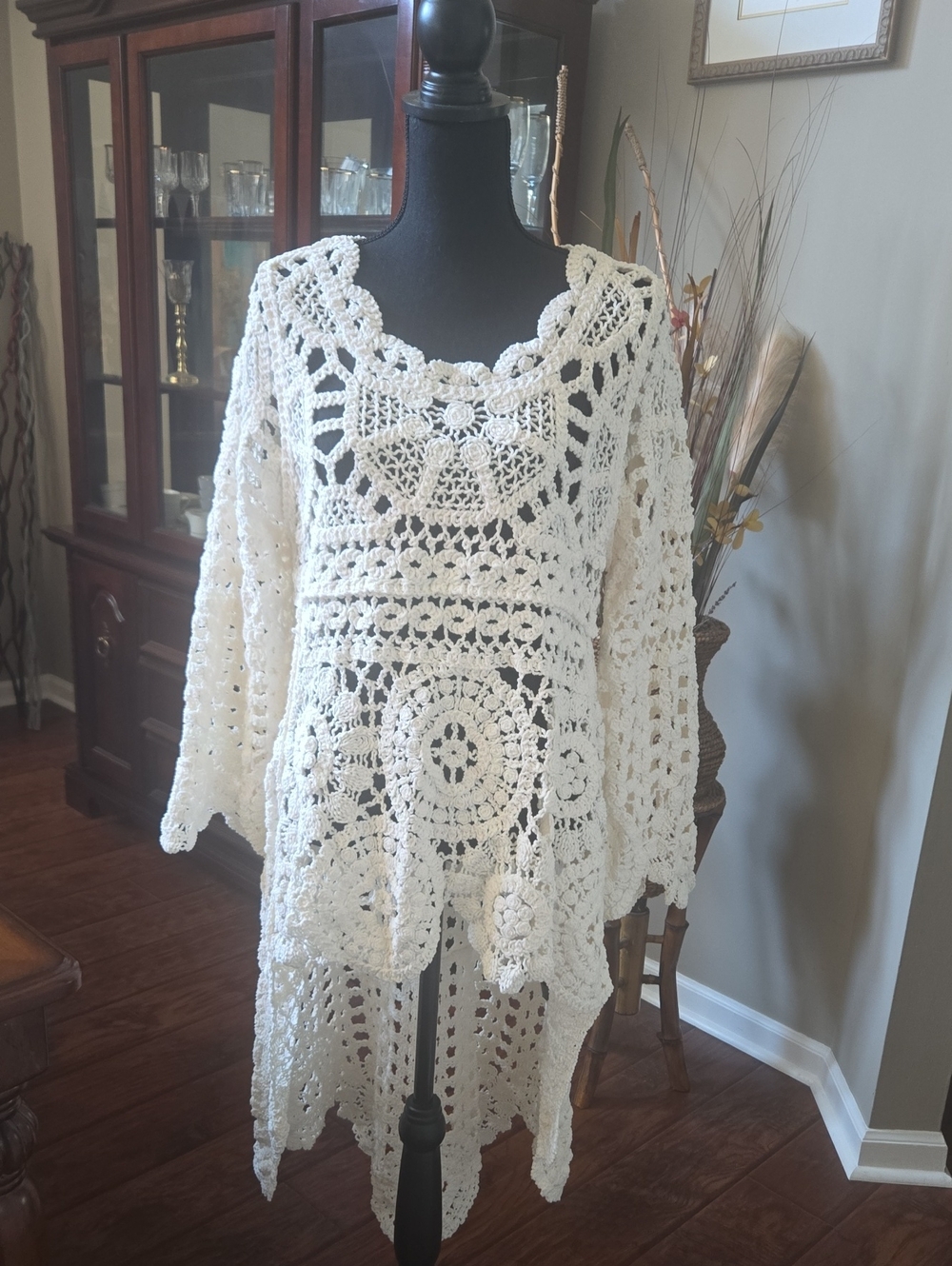 Brand NWOT-POL Crochet Lace Openwork Tunic Sweater - Cream